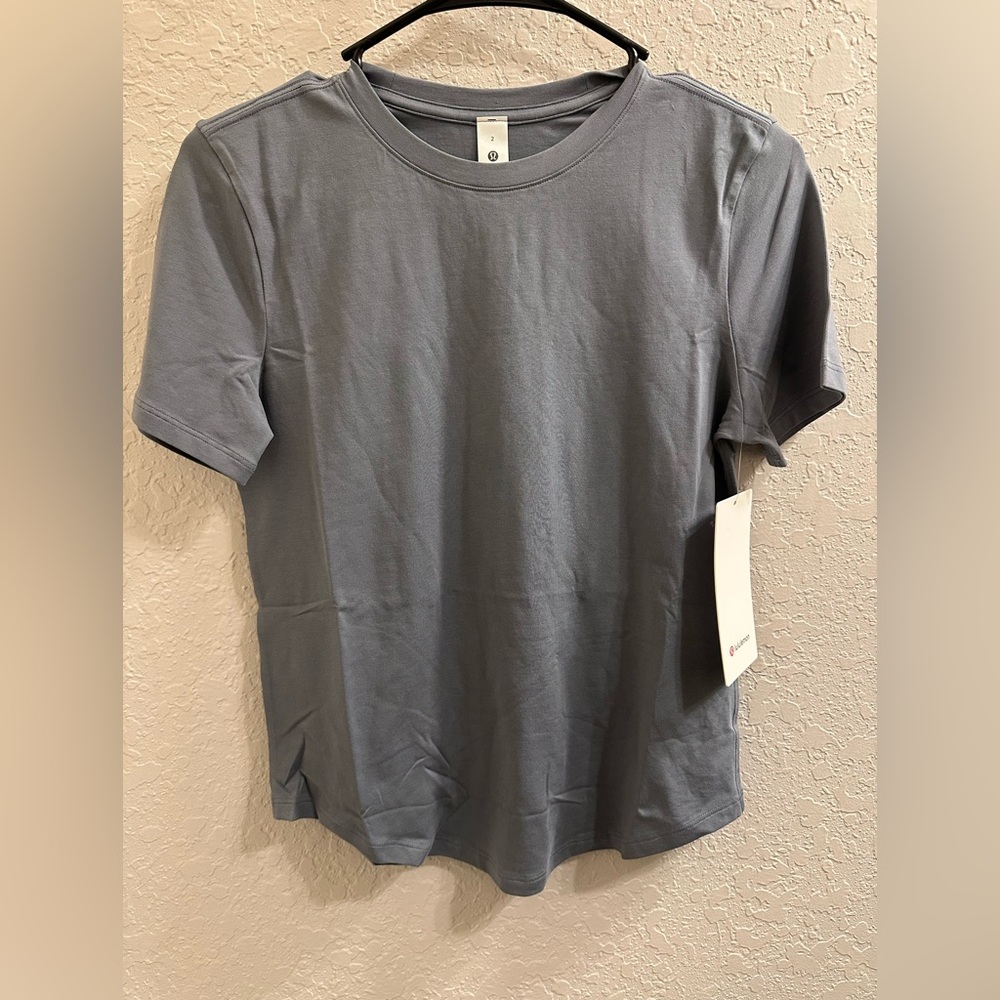 NWT LULULEMON Love curved hem crew neck T shirt